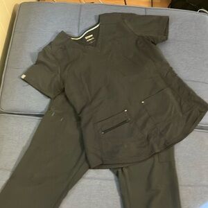 Set of scrubs. Scrubstar brand. Medium/medium petite.